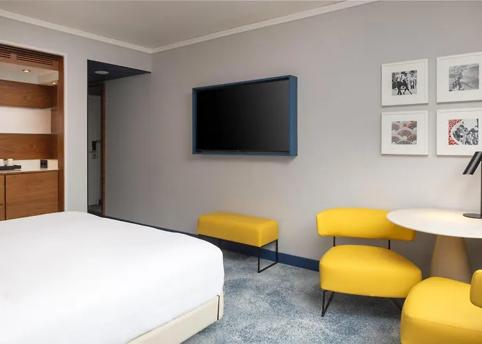 Hilton מלון