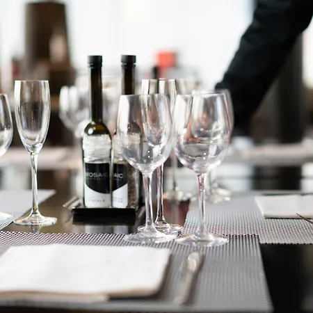 ホテル ヒルトン 4*