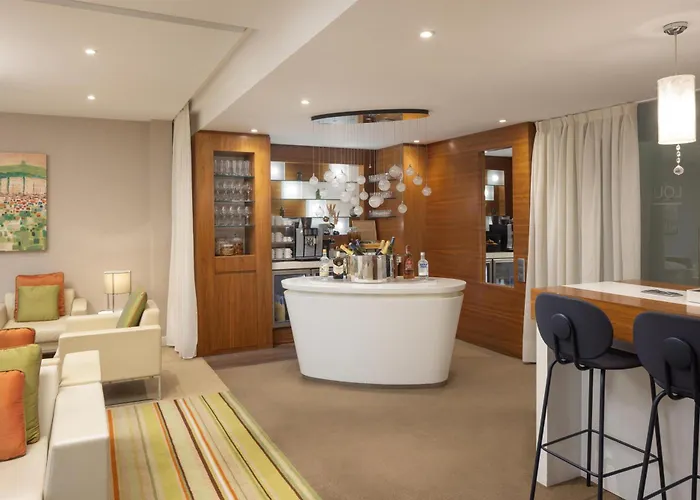 فندق هيلتون 4*