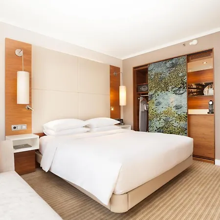 Hilton Hotel 4*